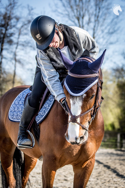 Why Marine, owner of a young horse, uses Ophena stirrups
