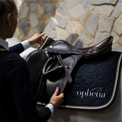 Procurez-vous des tapis de selle Ophena élégants, assortis à vos étriers de sécurité.